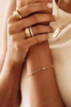 Load image into Gallery viewer, Petal Bracelet | Gold