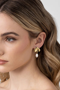 Sierra Gold Pearl Earring