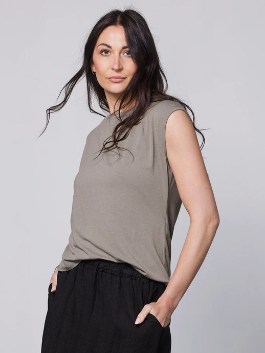 Yasmi Tee | Mud