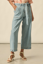 Load image into Gallery viewer, Embark Jean | Light washed denim
