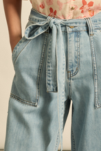 Load image into Gallery viewer, Embark Jean | Light washed denim
