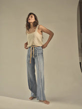 Load image into Gallery viewer, Relee Seam Jeans | Light Blue