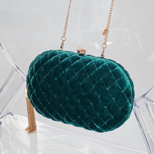 Load image into Gallery viewer, Rikki Quilted Velvet Clutch | Emerald