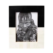 Load image into Gallery viewer, Othello Photo Frame